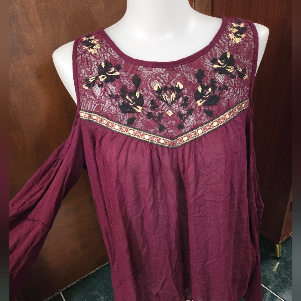 Peasant blouse, cold shoulder, Rewind brand size large